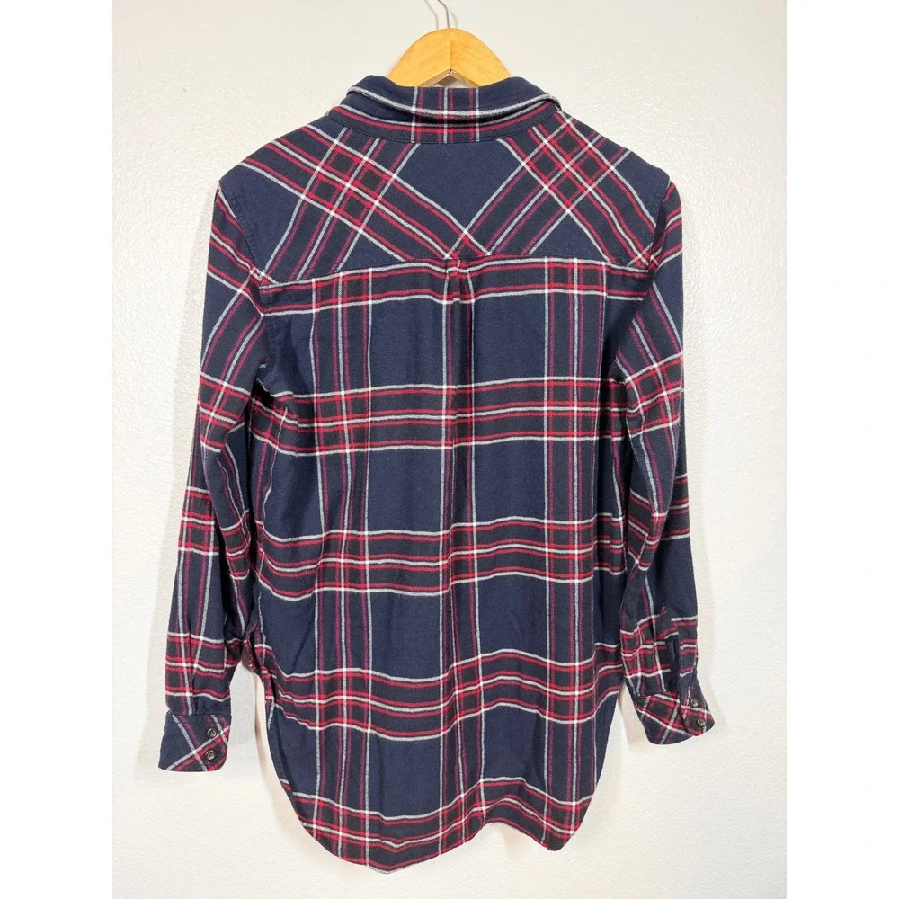 Athleta Flannel Top Women's Medium Navy Red Plaid Long‎ Sleeve Lumberjill